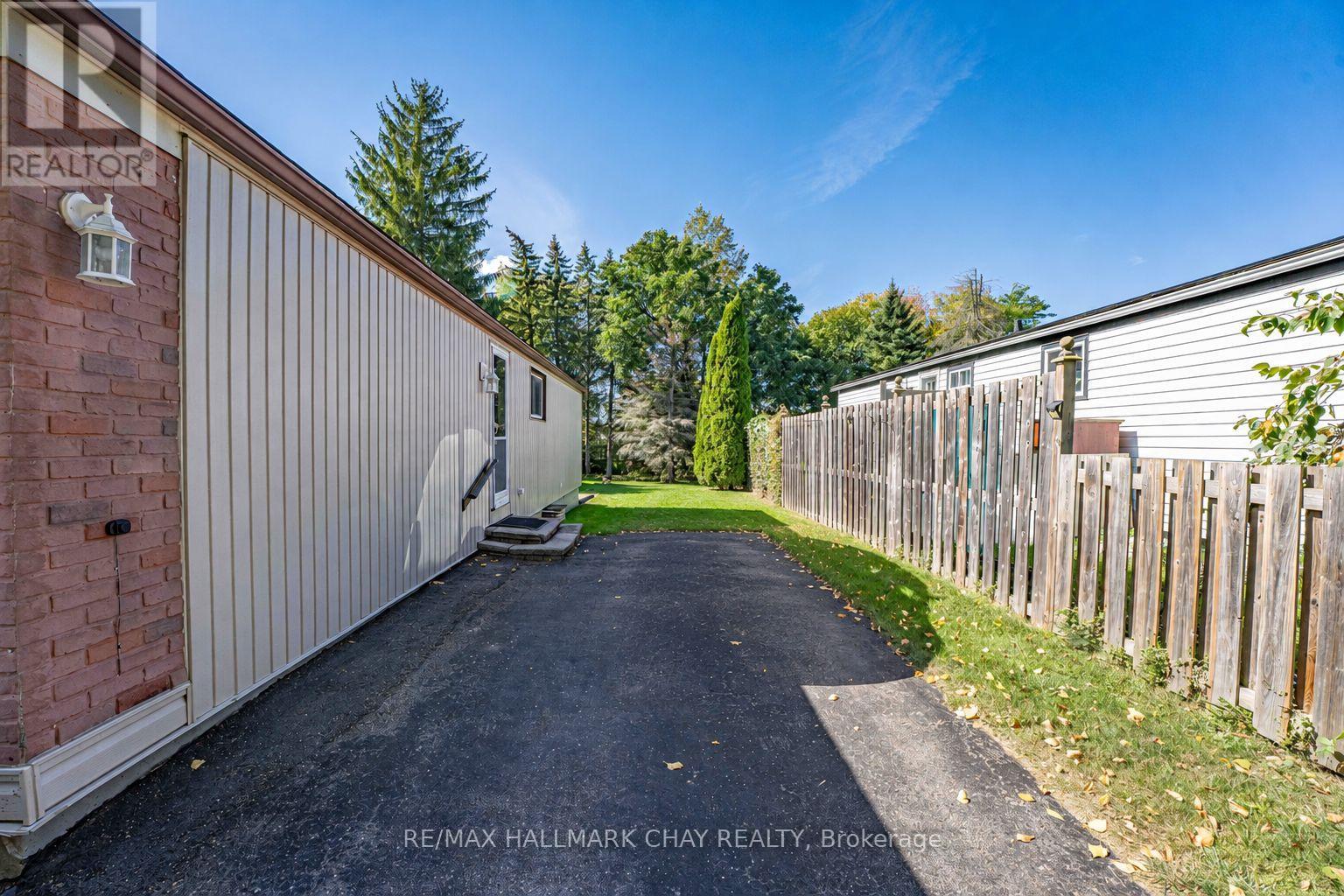 32 Park Crescent, New Tecumseth (Tottenham), Ontario  L0G 1W0 - Photo 3 - N13824520