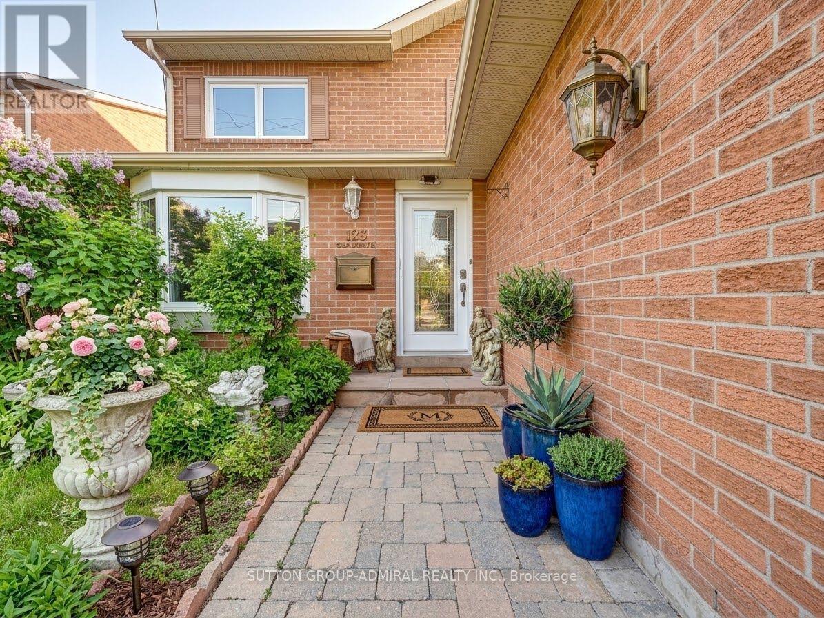 Main& 2 - 205 London Road, Newmarket, Ontario L3Y 6H8 - Photo 2 - N13824572