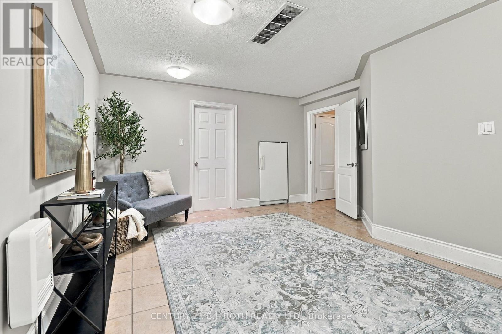 6 Orsi Court, Barrie, Ontario  L4N 0C7 - Photo 33 - S13824544