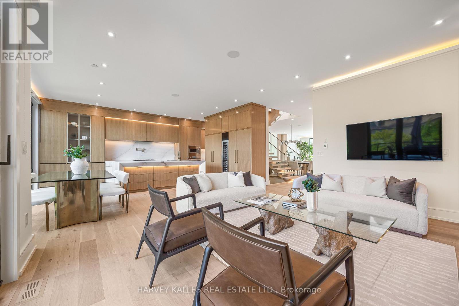 449 Elm Road, Toronto, Ontario  M5M 3W8 - Photo 13 - C13814726