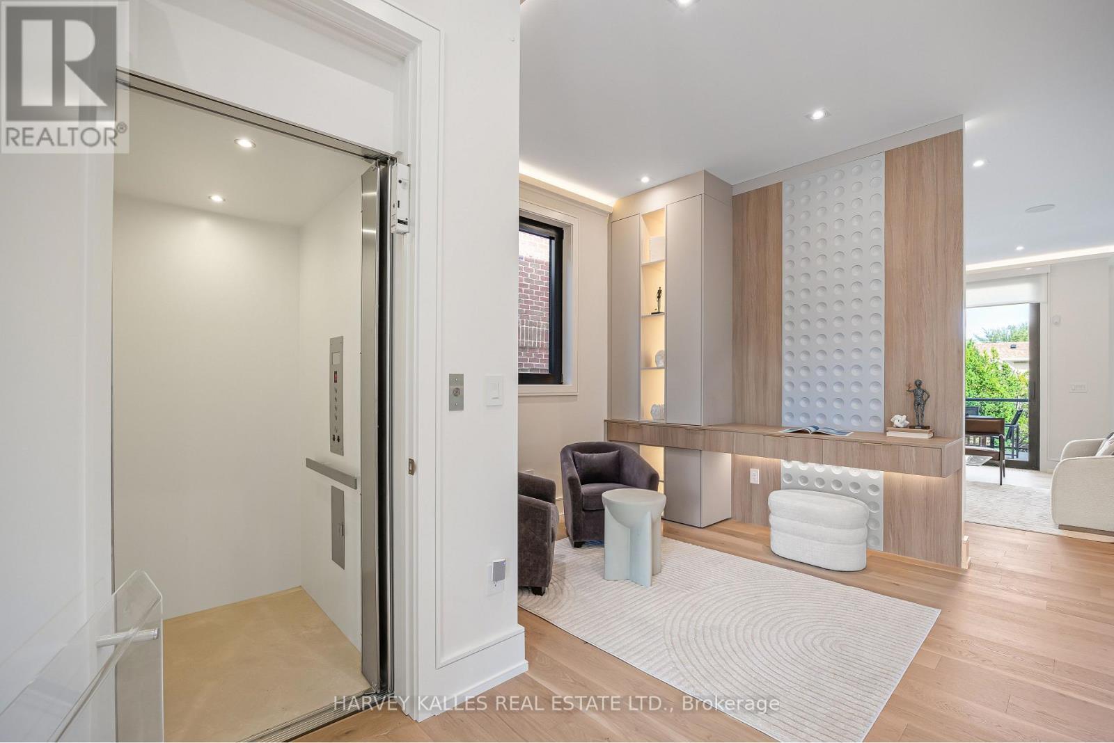 449 Elm Road, Toronto, Ontario  M5M 3W8 - Photo 18 - C13814726