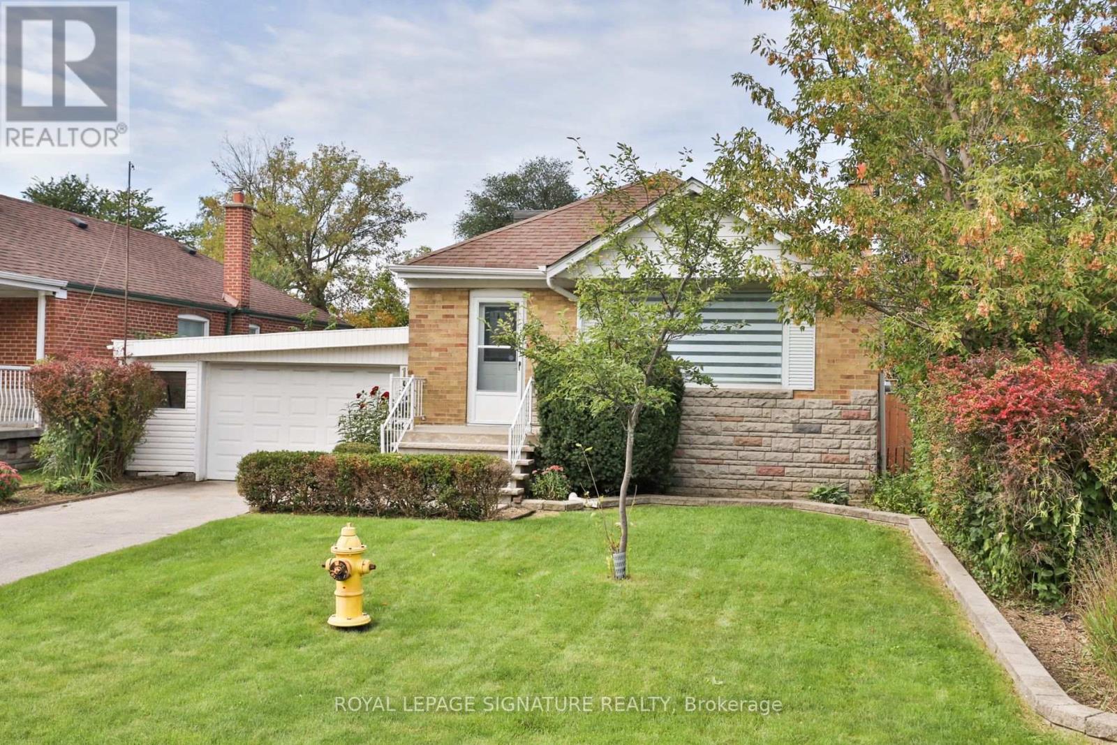 17 Flora Drive, Toronto, Ontario  M1P 1A1 - Photo 45 - E13815776
