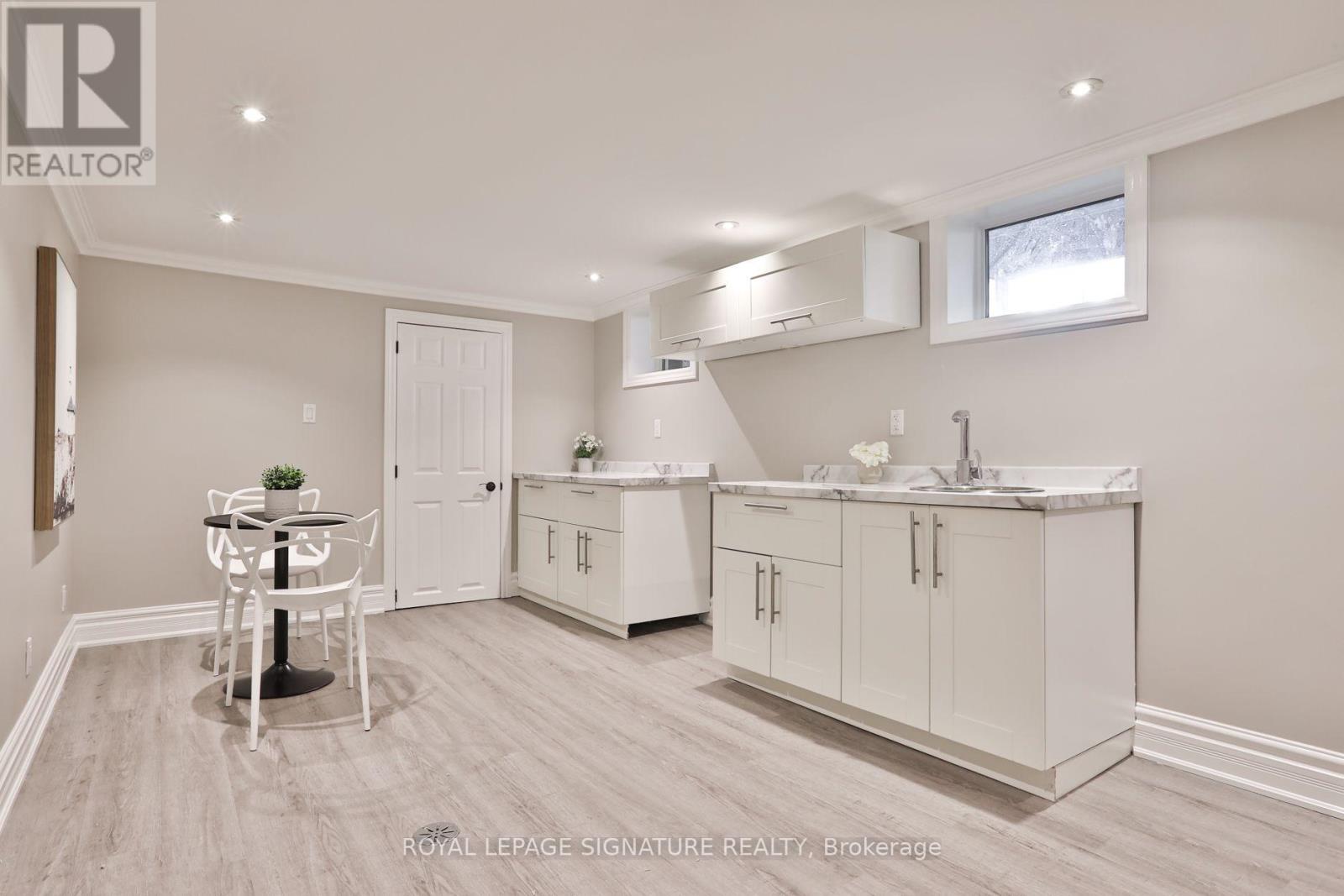 17 Flora Drive, Toronto, Ontario  M1P 1A1 - Photo 31 - E13815776