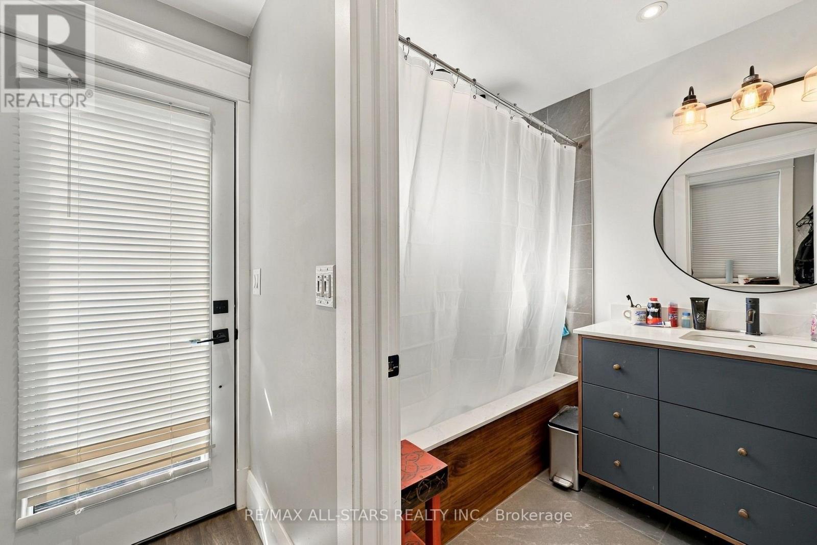 435 Mortimer Avenue, Toronto, Ontario  M4J 2G1 - Photo 22 - E13824052