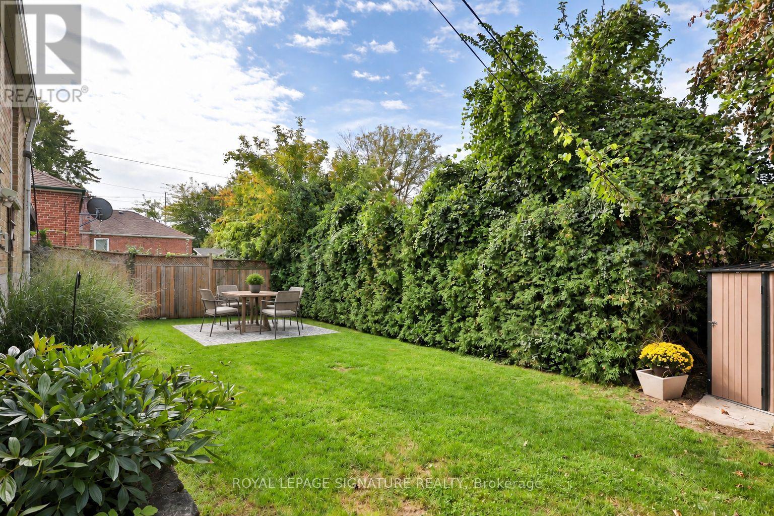 17 Flora Drive, Toronto, Ontario  M1P 1A1 - Photo 47 - E13815776