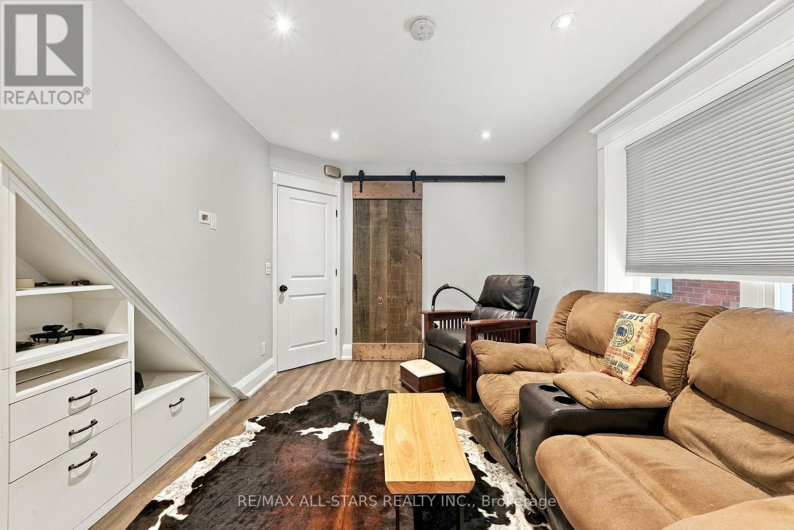 435 Mortimer Avenue, Toronto, Ontario  M4J 2G1 - Photo 23 - E13824052