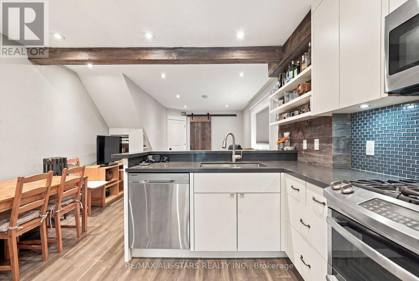 435 Mortimer Avenue, Toronto, Ontario  M4J 2G1 - Photo 26 - E13824052