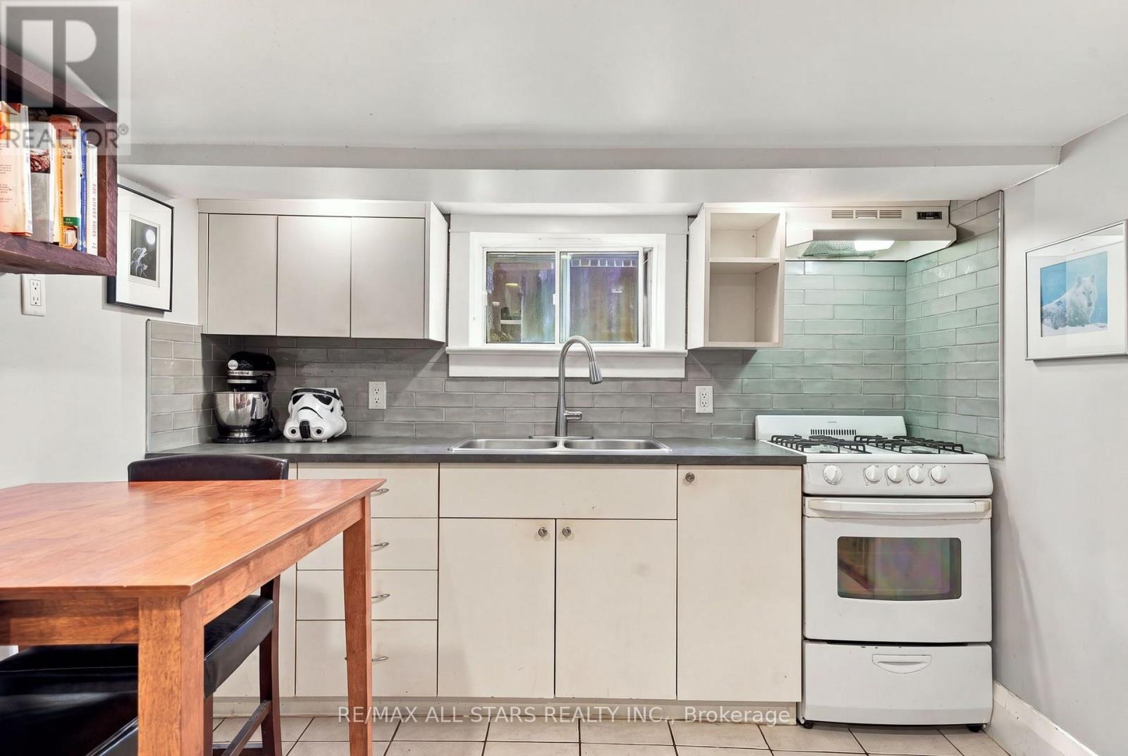 435 Mortimer Avenue, Toronto, Ontario  M4J 2G1 - Photo 27 - E13824052