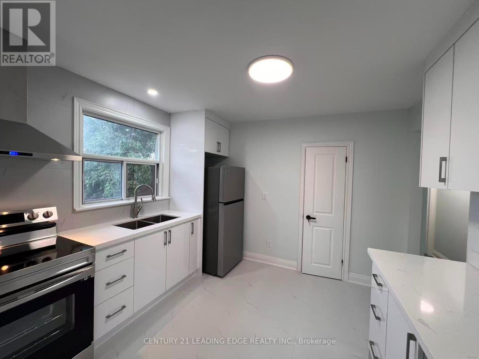 6 - 2719 Lake Shore Boulevard W, Toronto, Ontario  M8V 1G9 - Photo 4 - W13824320