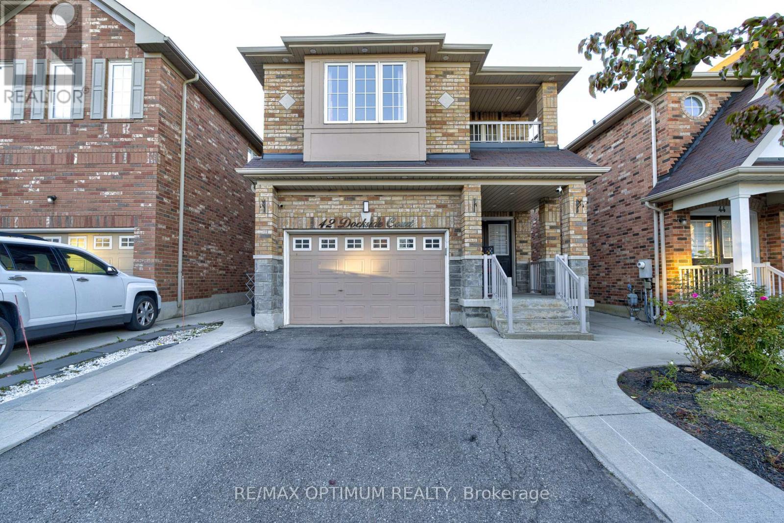 42 DOCKSIDE COURT, Brampton, Ontario