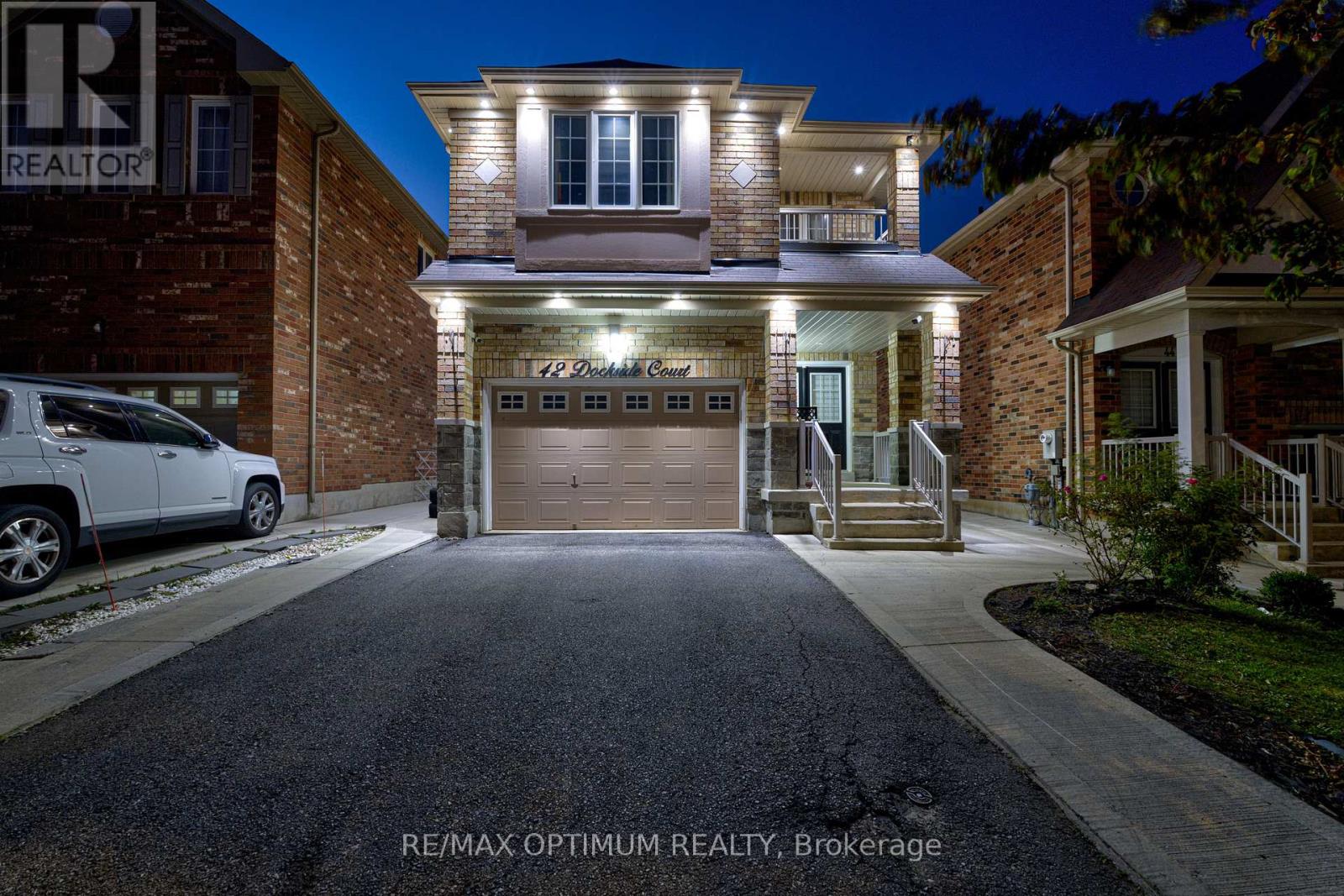 42 Dockside Court, Brampton, Ontario  L6Z 0G3 - Photo 2 - W13824376