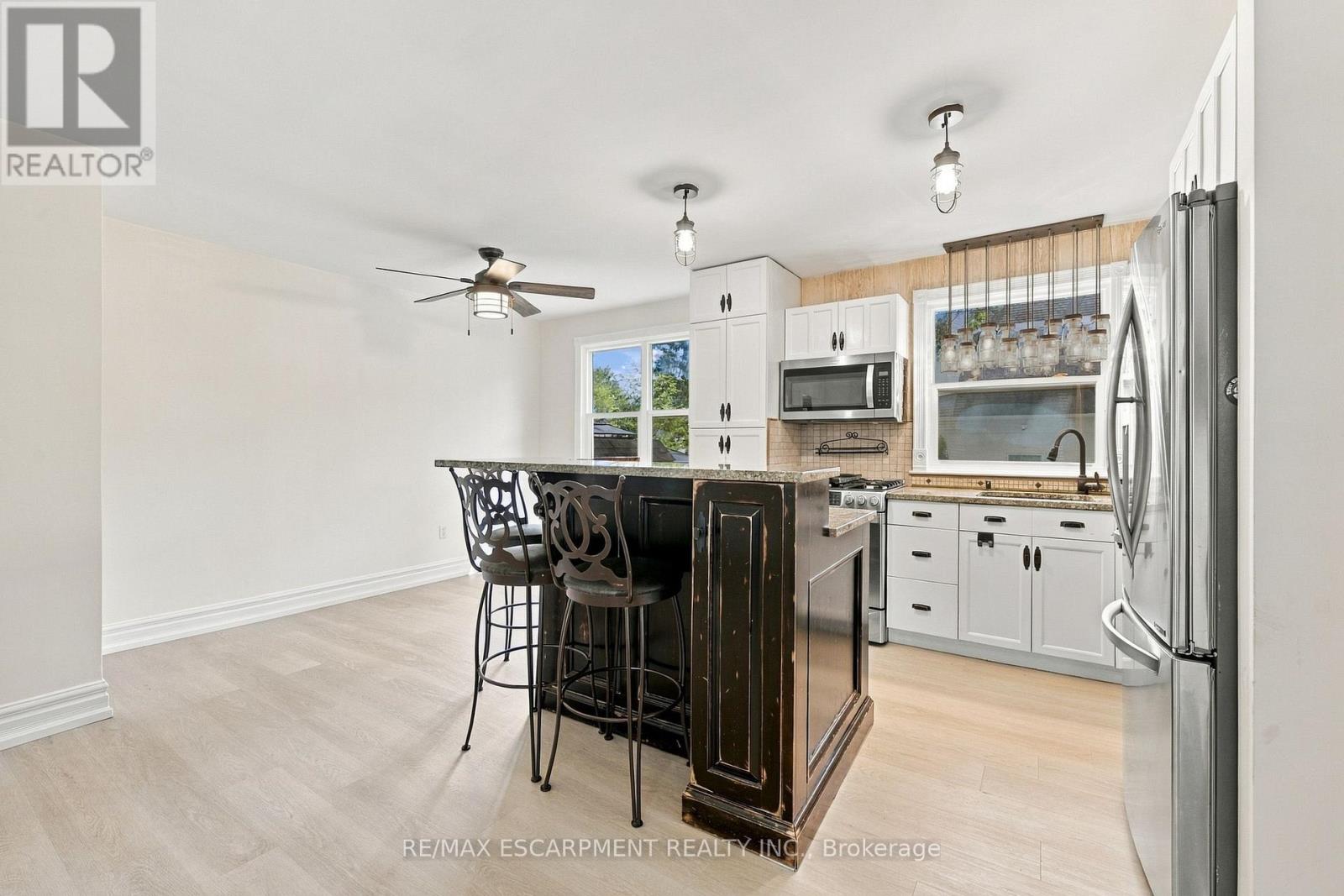 433 Belvenia Road, Burlington, Ontario  L7L 1T2 - Photo 3 - W13824418