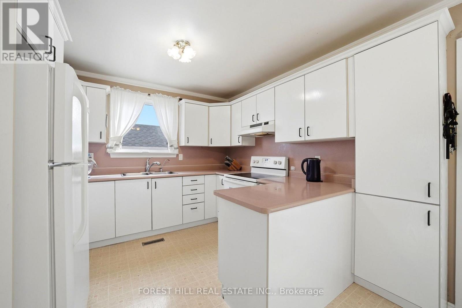 18 Griselda Court, Brampton, Ontario  L6S 1M6 - Photo 11 - W13824446