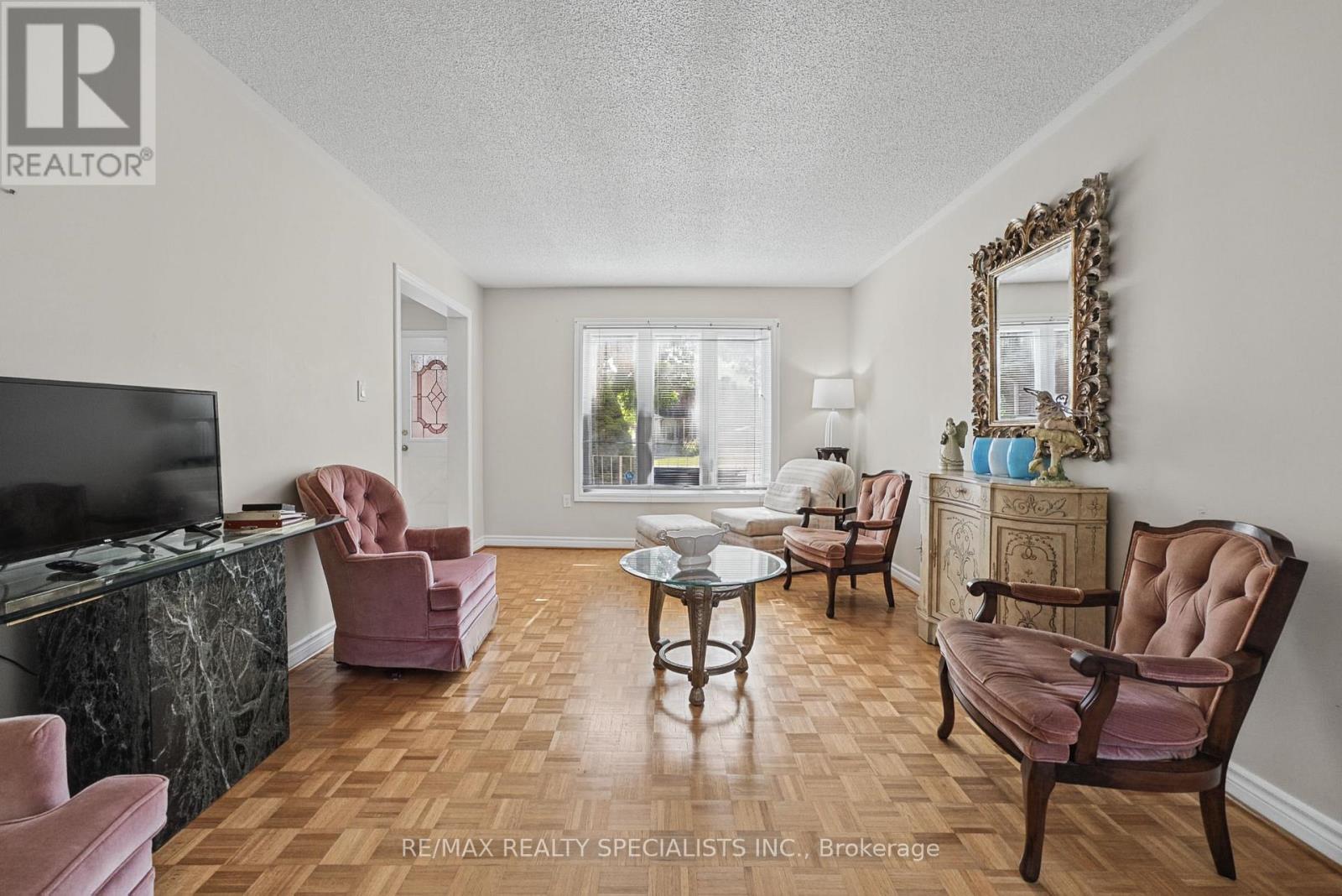 1099 Thoresby Drive, Oakville, Ontario  L6J 7M6 - Photo 12 - W13824486