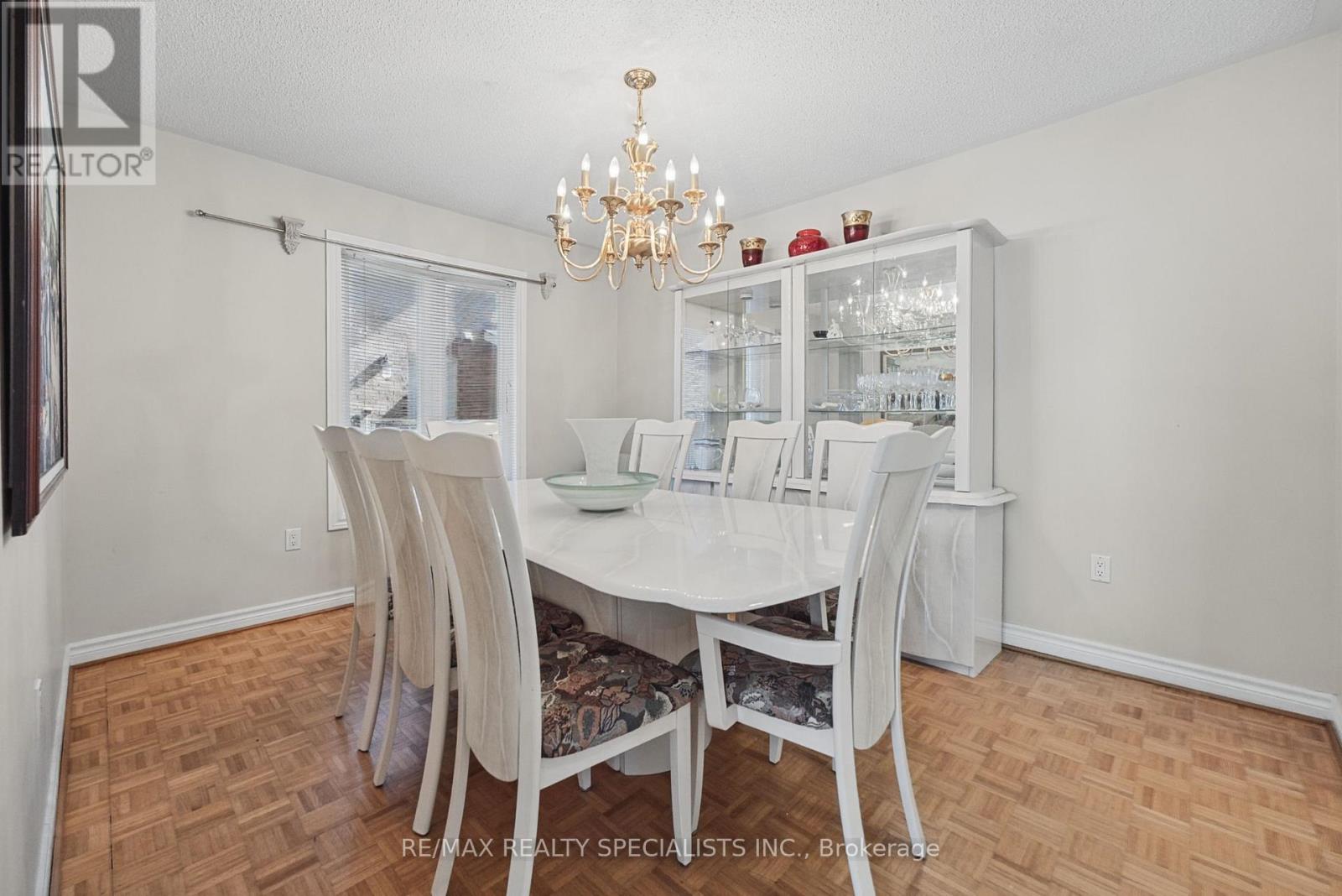 1099 Thoresby Drive, Oakville, Ontario  L6J 7M6 - Photo 14 - W13824486