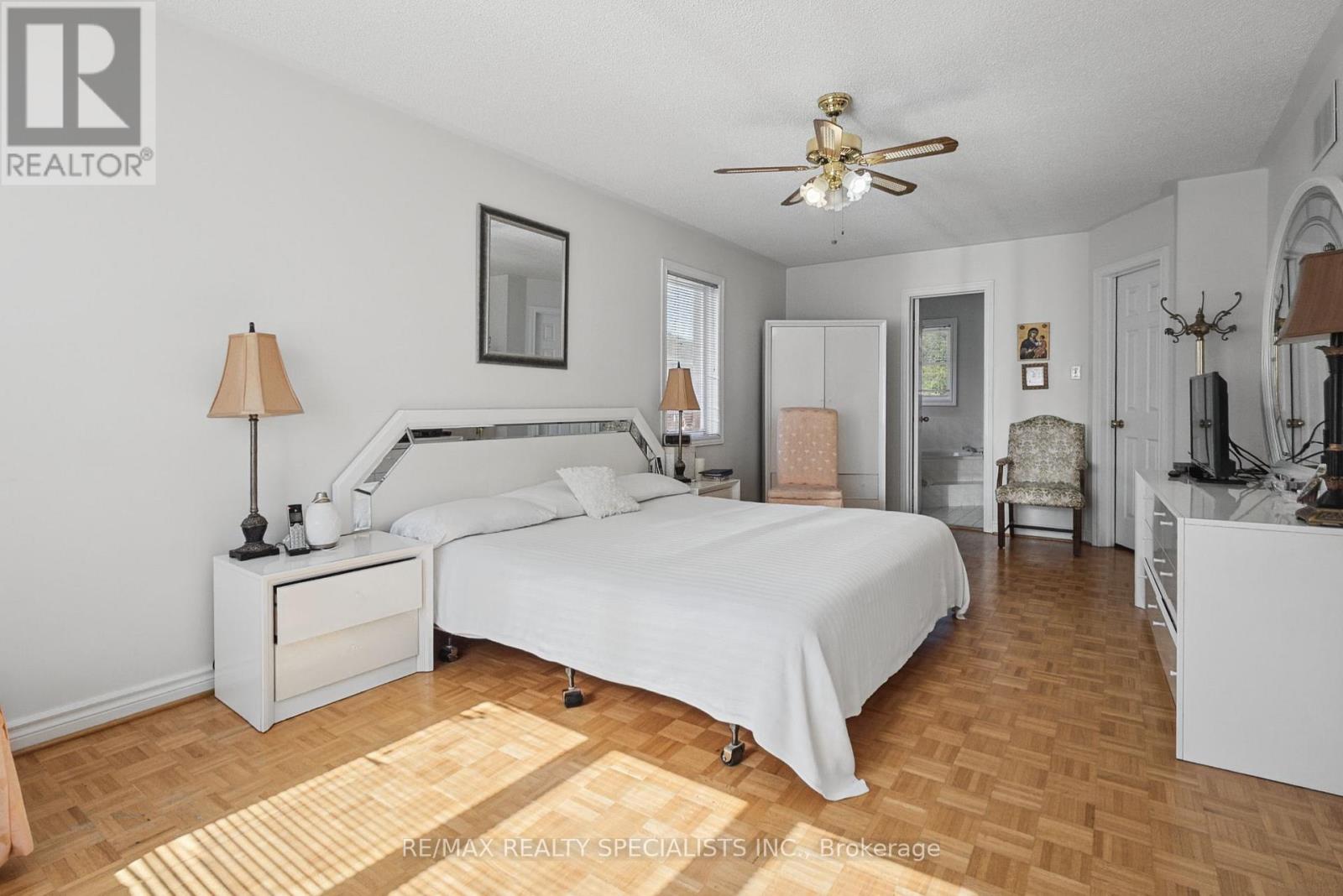 1099 Thoresby Drive, Oakville, Ontario  L6J 7M6 - Photo 28 - W13824486
