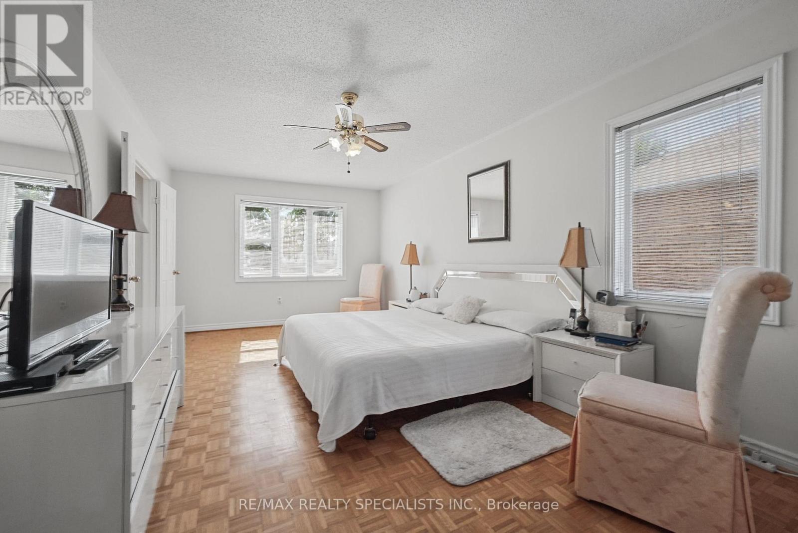1099 Thoresby Drive, Oakville, Ontario  L6J 7M6 - Photo 30 - W13824486