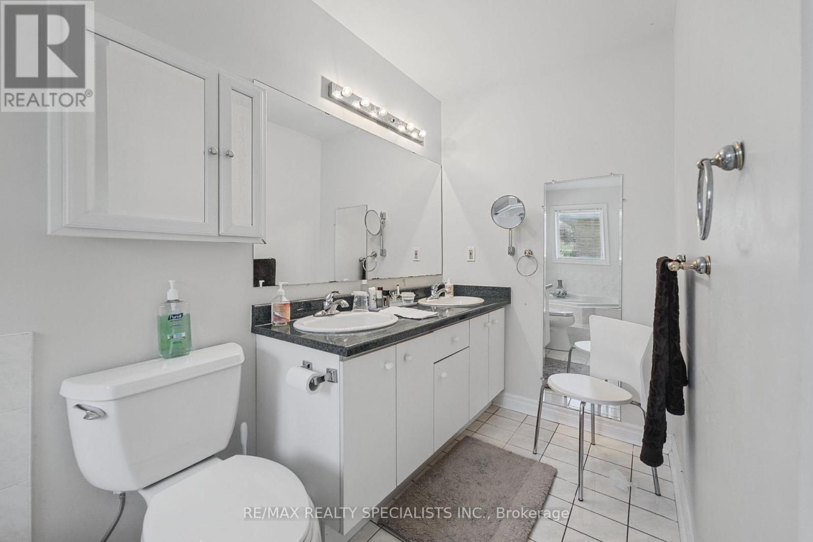 1099 Thoresby Drive, Oakville, Ontario  L6J 7M6 - Photo 31 - W13824486