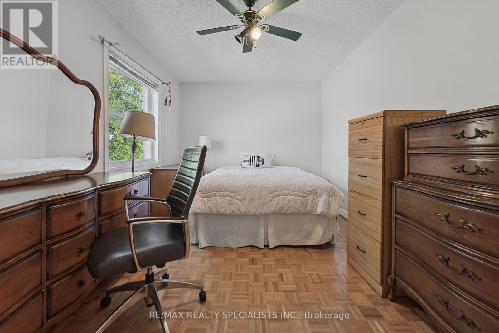 1099 Thoresby Drive, Oakville, Ontario  L6J 7M6 - Photo 37 - W13824486