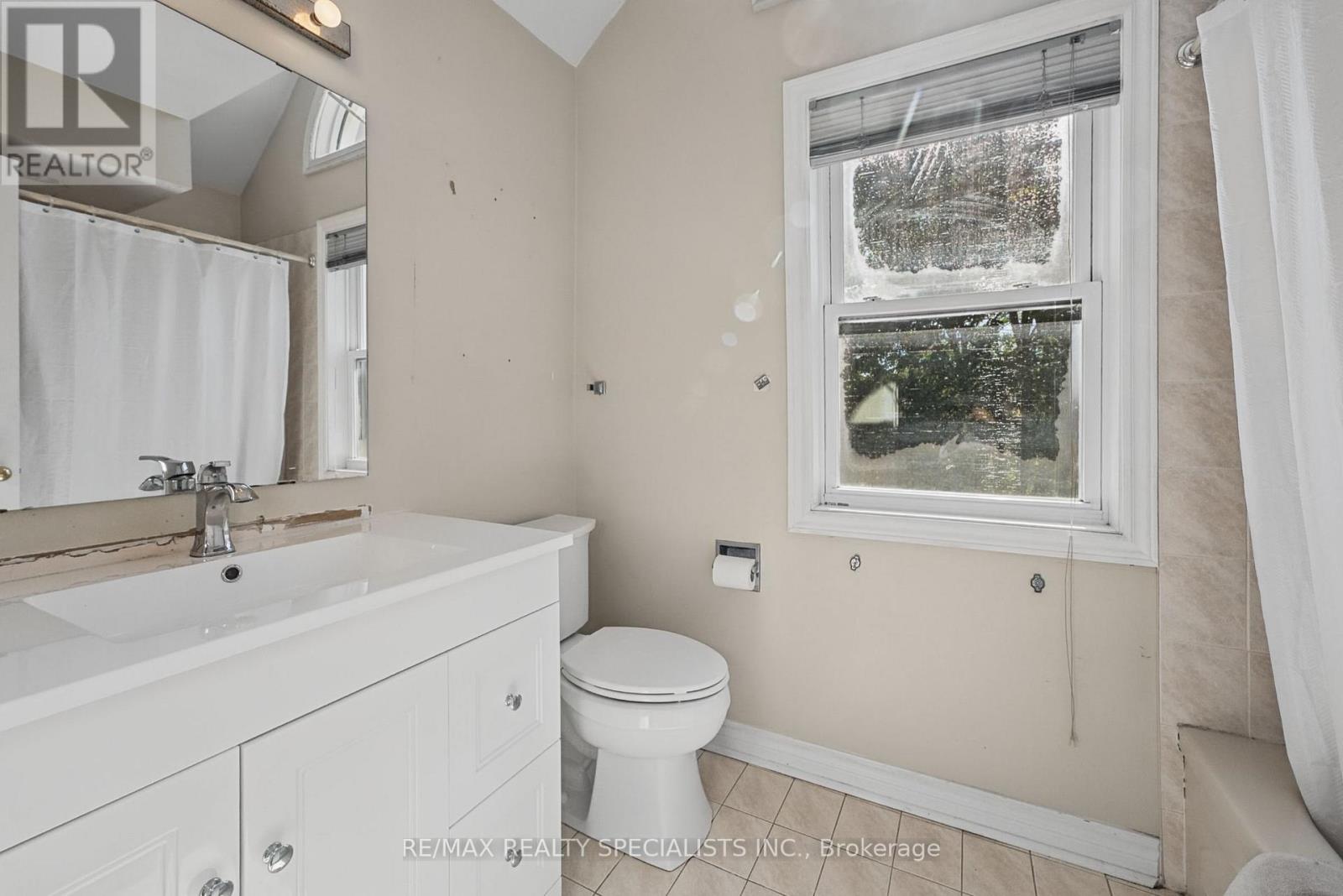 1099 Thoresby Drive, Oakville, Ontario  L6J 7M6 - Photo 38 - W13824486