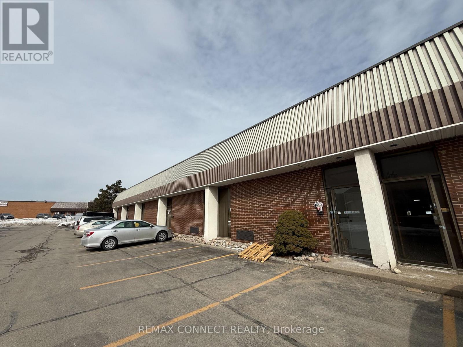 7-8 - 14 Melanie Dr Drive, Brampton, Ontario  L6T 4K8 - Photo 2 - W13824556