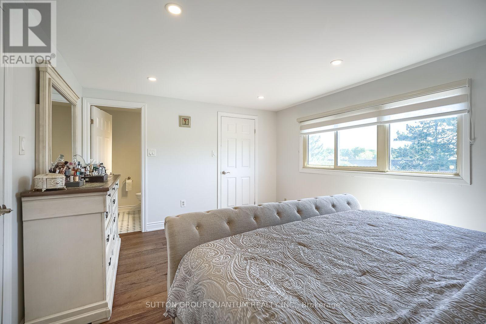 1279 Hedgestone Crescent S, Oakville, Ontario  L6M 1X9 - Photo 32 - W13824576