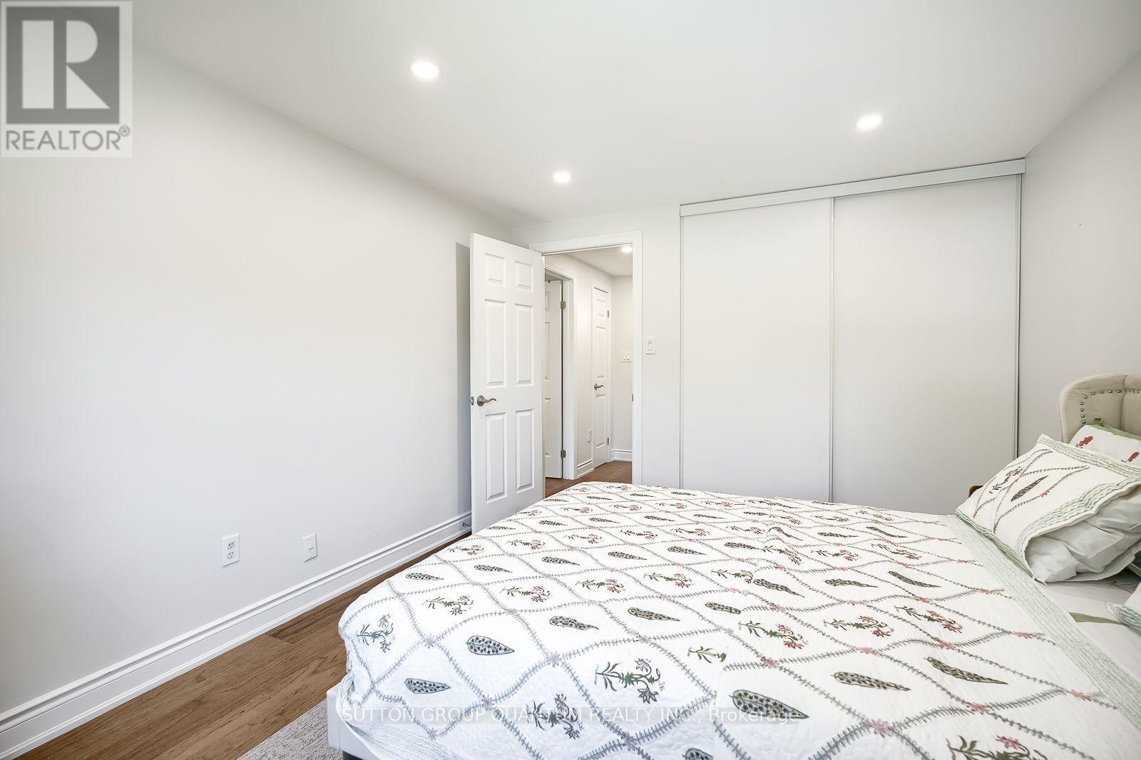 1279 Hedgestone Crescent S, Oakville, Ontario  L6M 1X9 - Photo 36 - W13824576