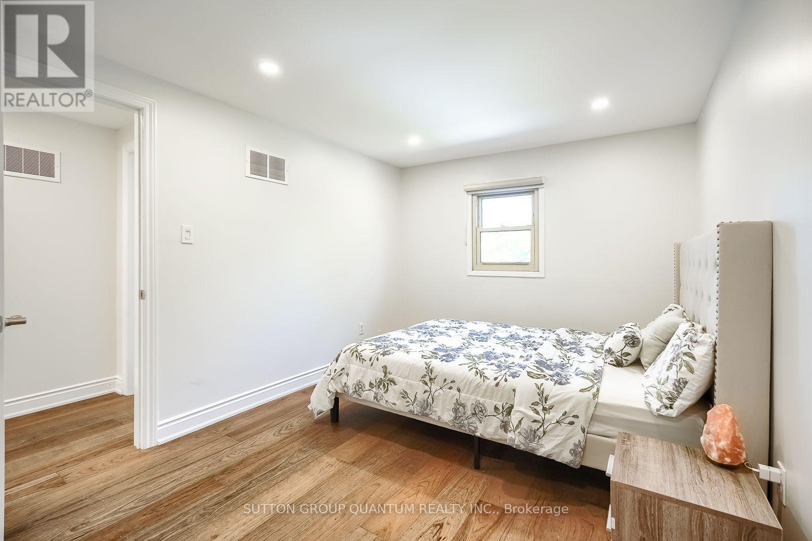 1279 Hedgestone Crescent S, Oakville, Ontario  L6M 1X9 - Photo 37 - W13824576