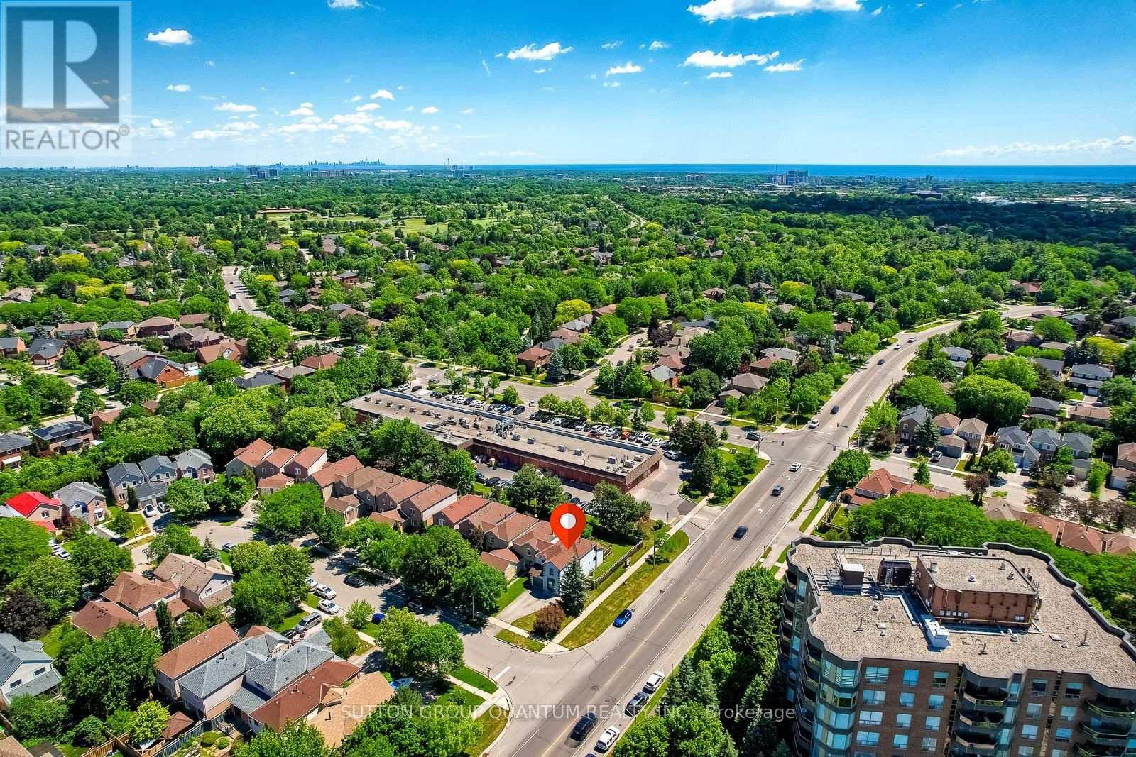 1279 Hedgestone Crescent S, Oakville, Ontario  L6M 1X9 - Photo 4 - W13824576