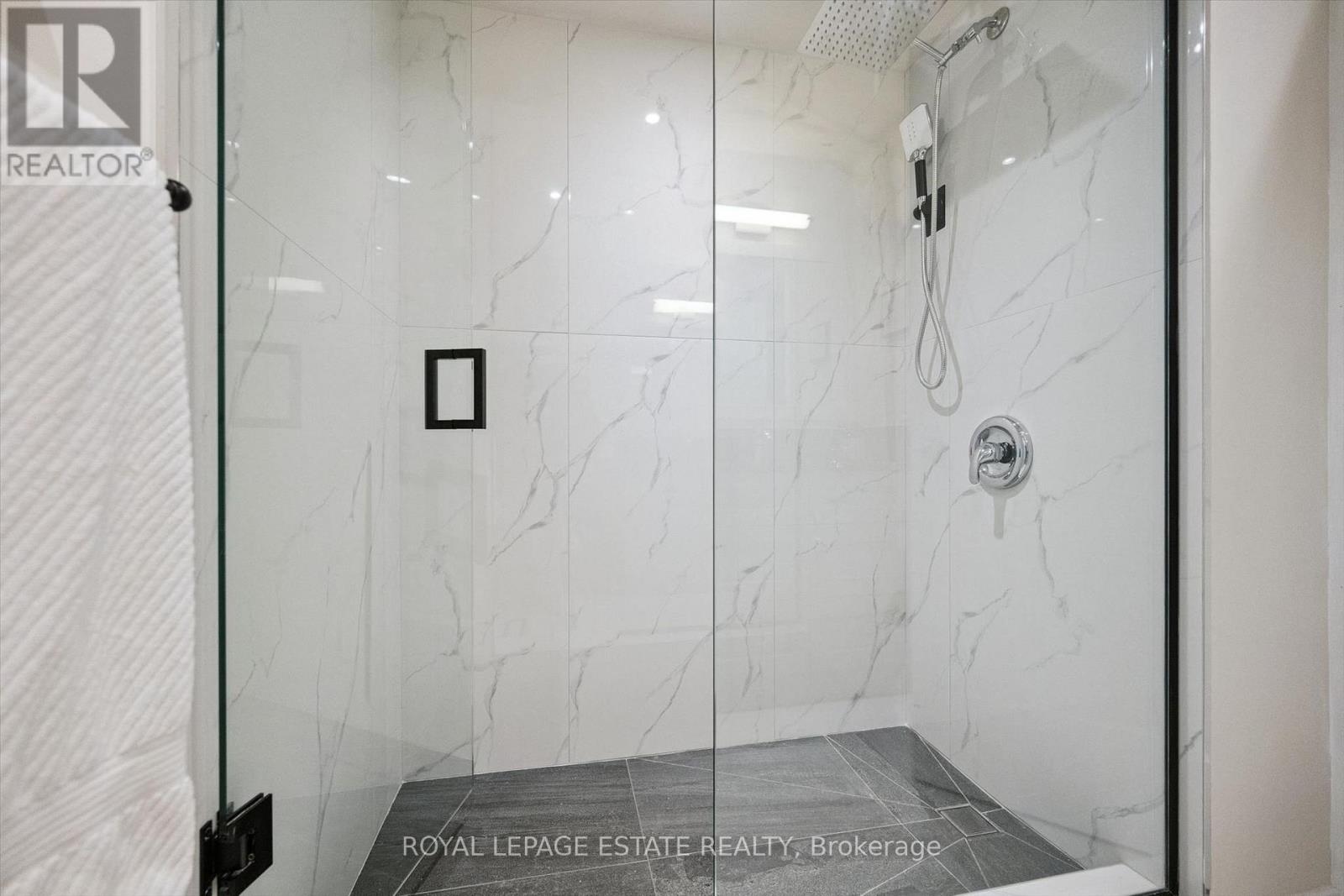 3325 Strabane Drive, Mississauga, Ontario  L5C 1W9 - Photo 22 - W13824612