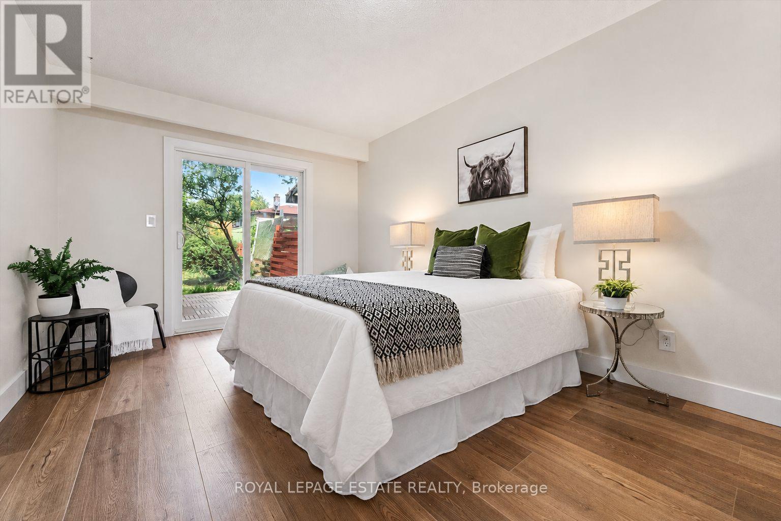 3325 Strabane Drive, Mississauga, Ontario  L5C 1W9 - Photo 23 - W13824612