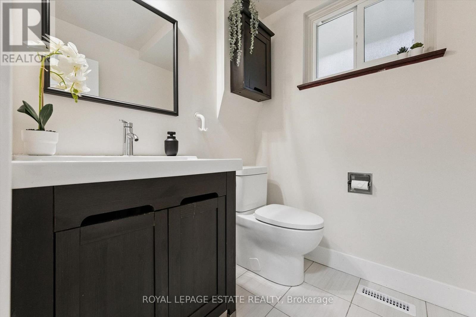 3325 Strabane Drive, Mississauga, Ontario  L5C 1W9 - Photo 25 - W13824612