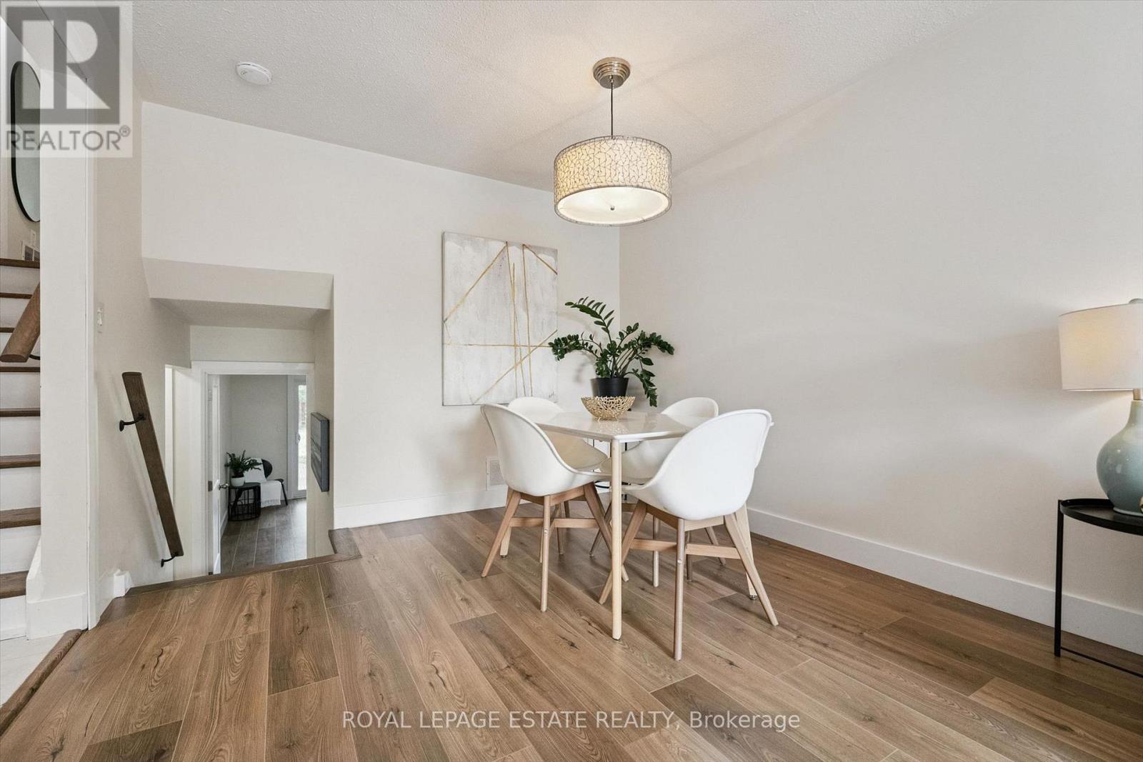 3325 Strabane Drive, Mississauga, Ontario  L5C 1W9 - Photo 8 - W13824612