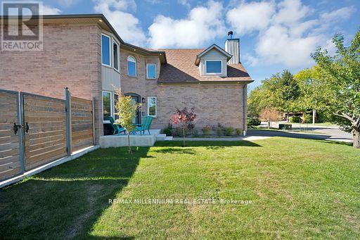 4165 Credit Pointe Drive, Mississauga, Ontario  L5M 3K3 - Photo 2 - W13824630