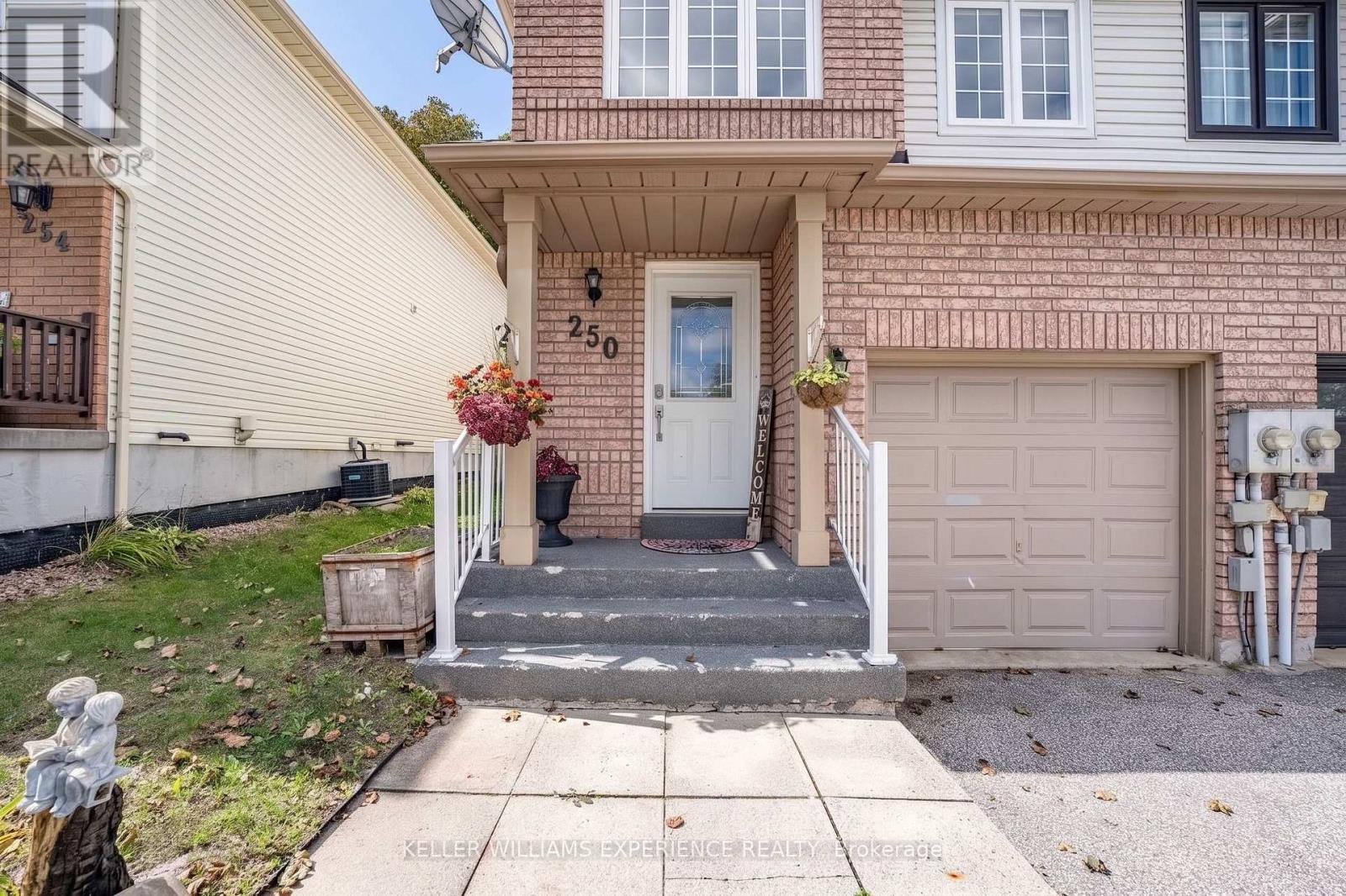 250 Ferndale Drive S, Barrie, Ontario  L4N 8J9 - Photo 3 - S13786962