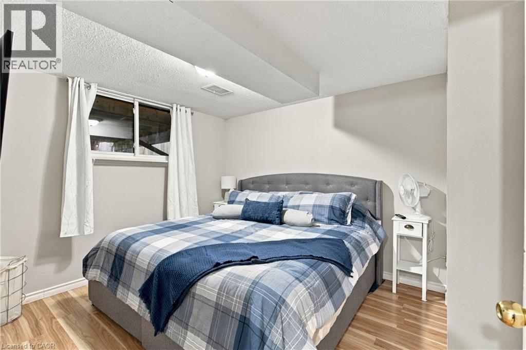 12 Glamis Court, Hamilton, Ontario  L9C 6B3 - Photo 12 - 40866221