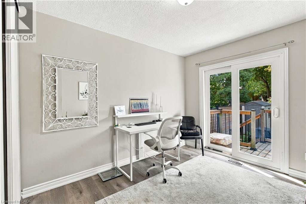 12 Glamis Court, Hamilton, Ontario  L9C 6B3 - Photo 8 - 40866221