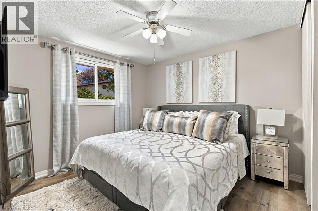 12 Glamis Court, Hamilton, Ontario  L9C 6B3 - Photo 9 - 40866221