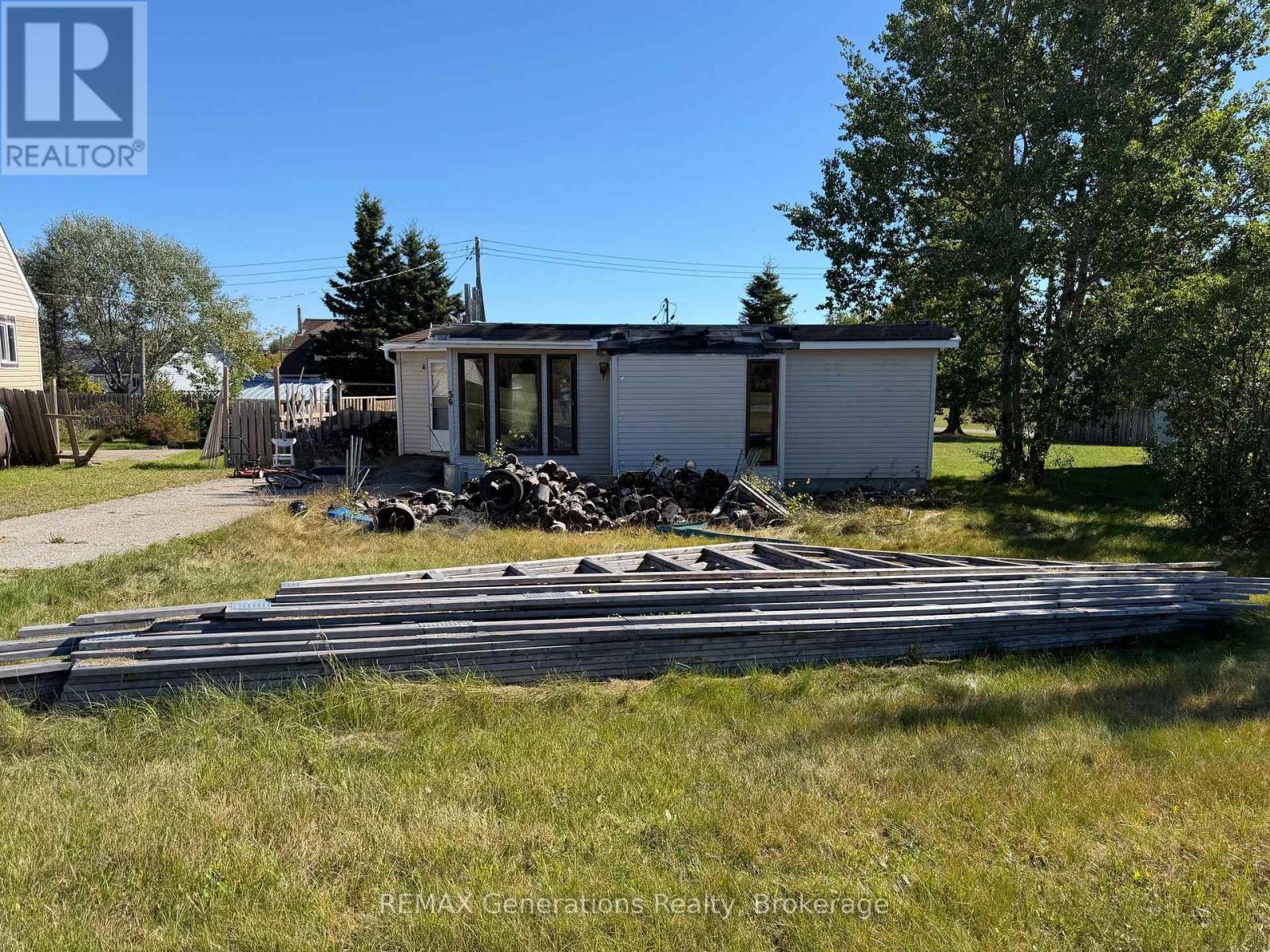 36 Hudson Drive N, Terrace Bay, Ontario  P0T 2W0 - Photo 2 - X13818070