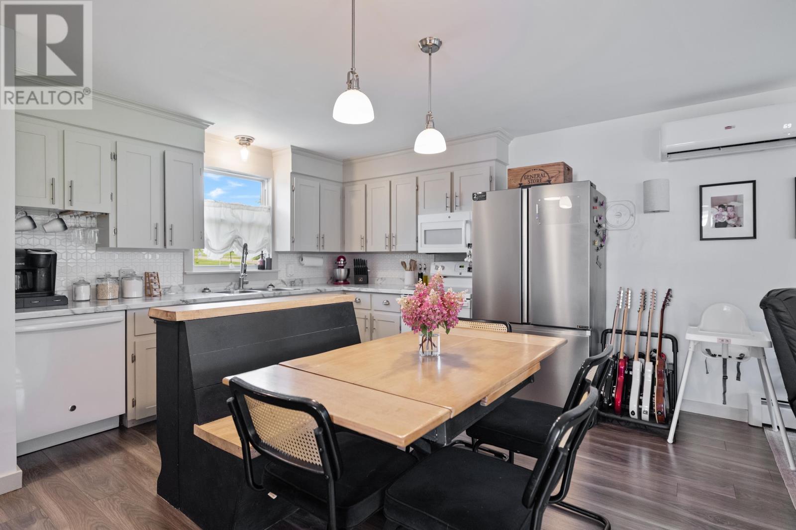 19 Pamwayne Drive, Cornwall, Prince Edward Island  C0A 1H8 - Photo 8 - 202624269