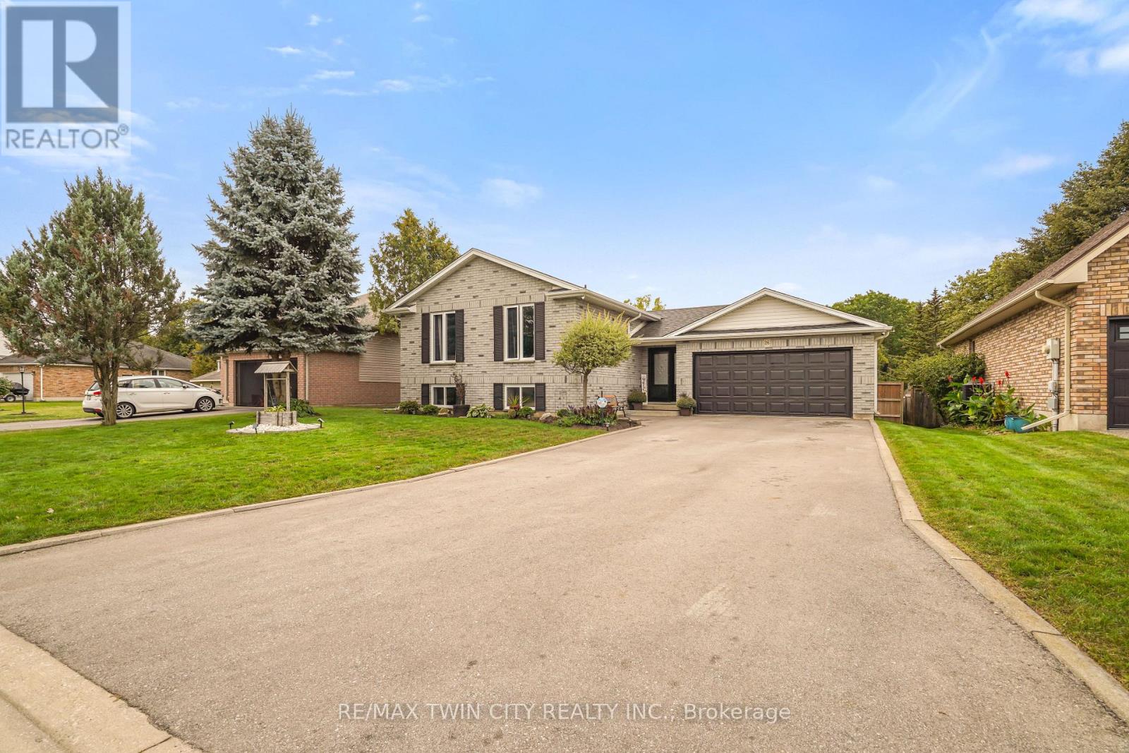 26 MACPHERSON DRIVE, Brant, Ontario