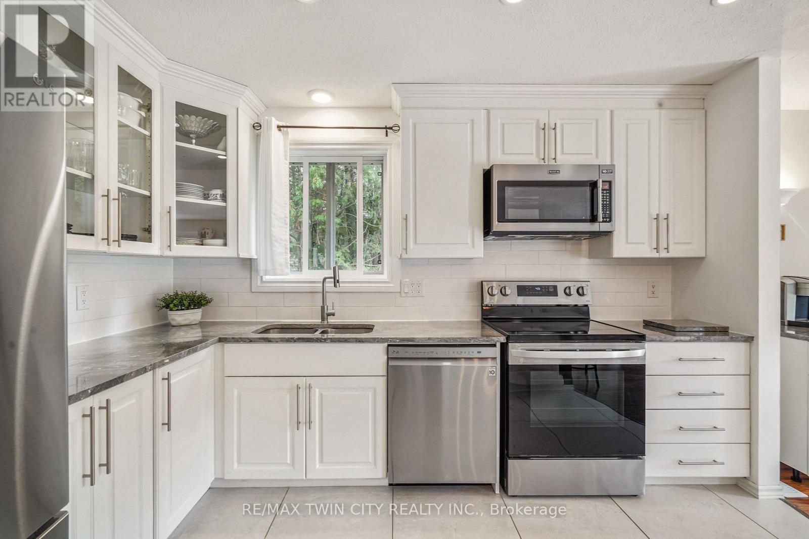26 Macpherson Drive, Brant, Ontario  N3L 4C6 - Photo 12 - X13824422