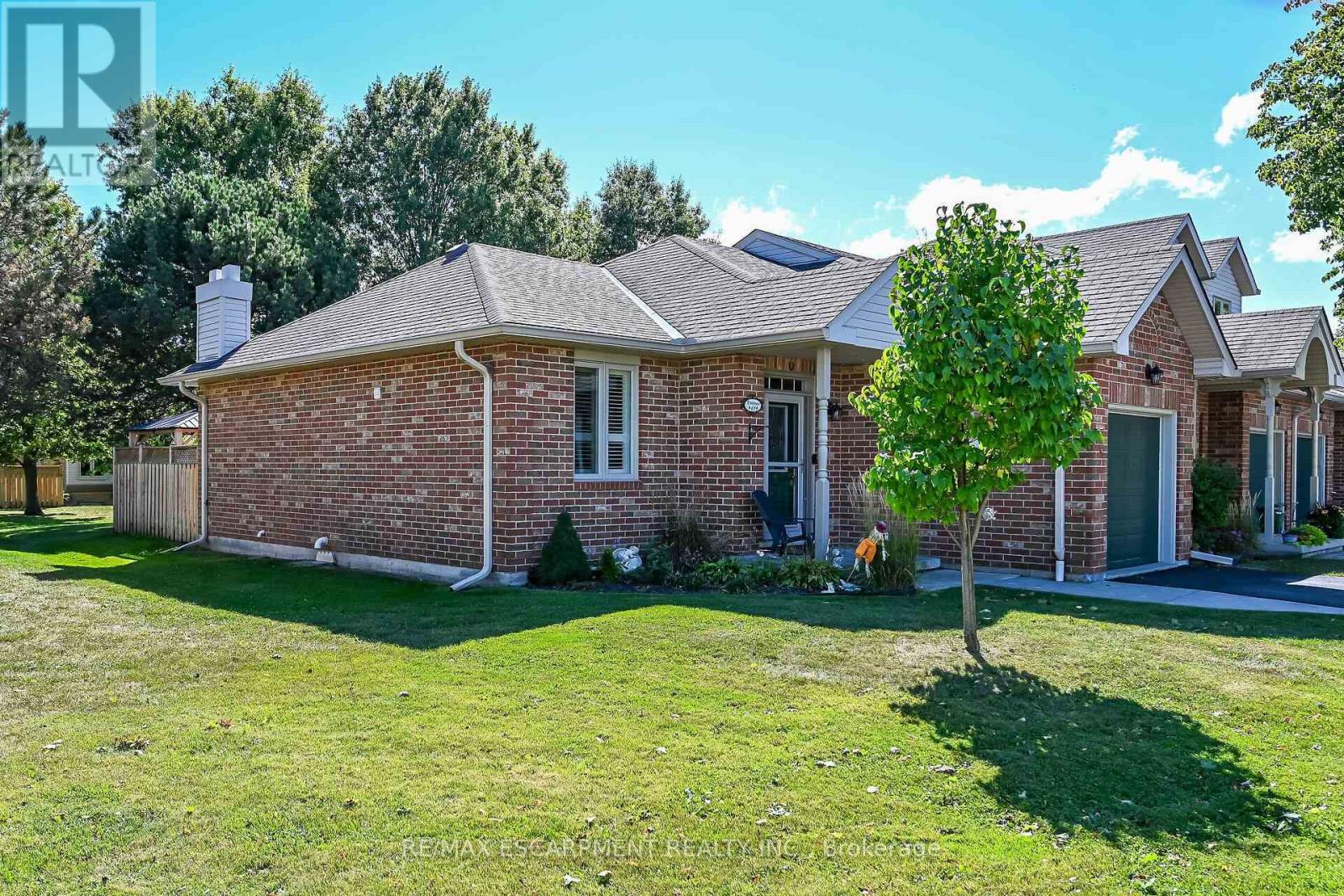 69 NATALIA AVENUE, Hamilton, Ontario