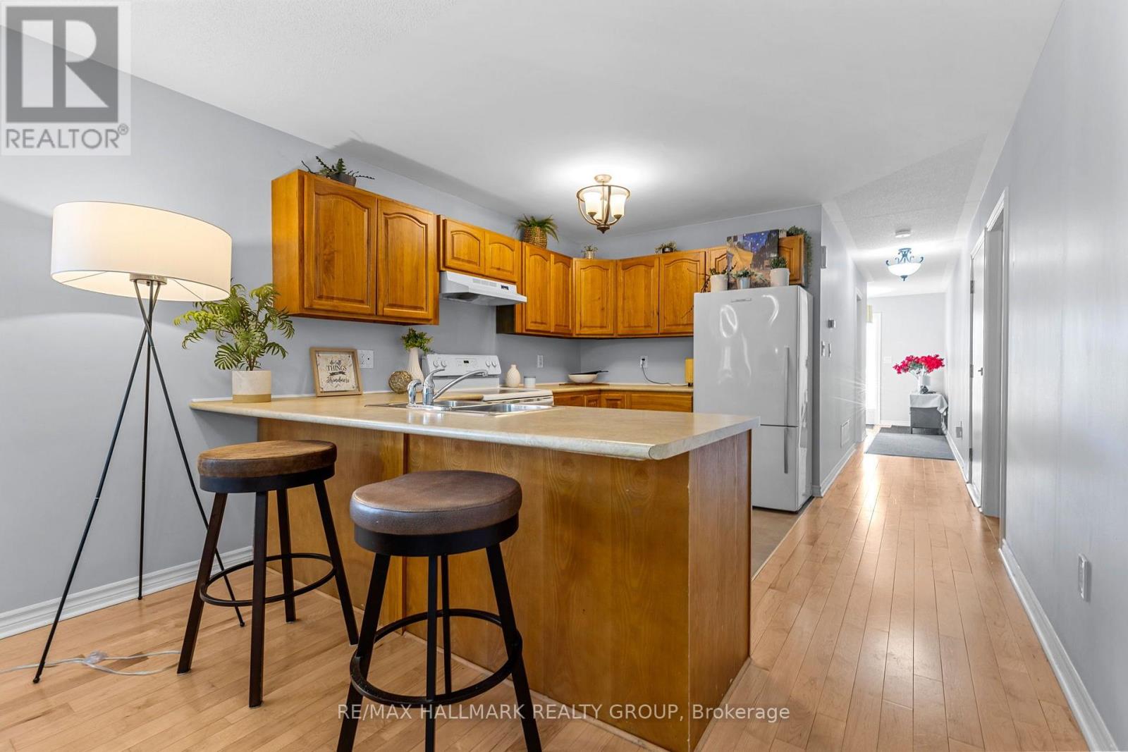 21 - 21 PERTHMORE STREET photo 16