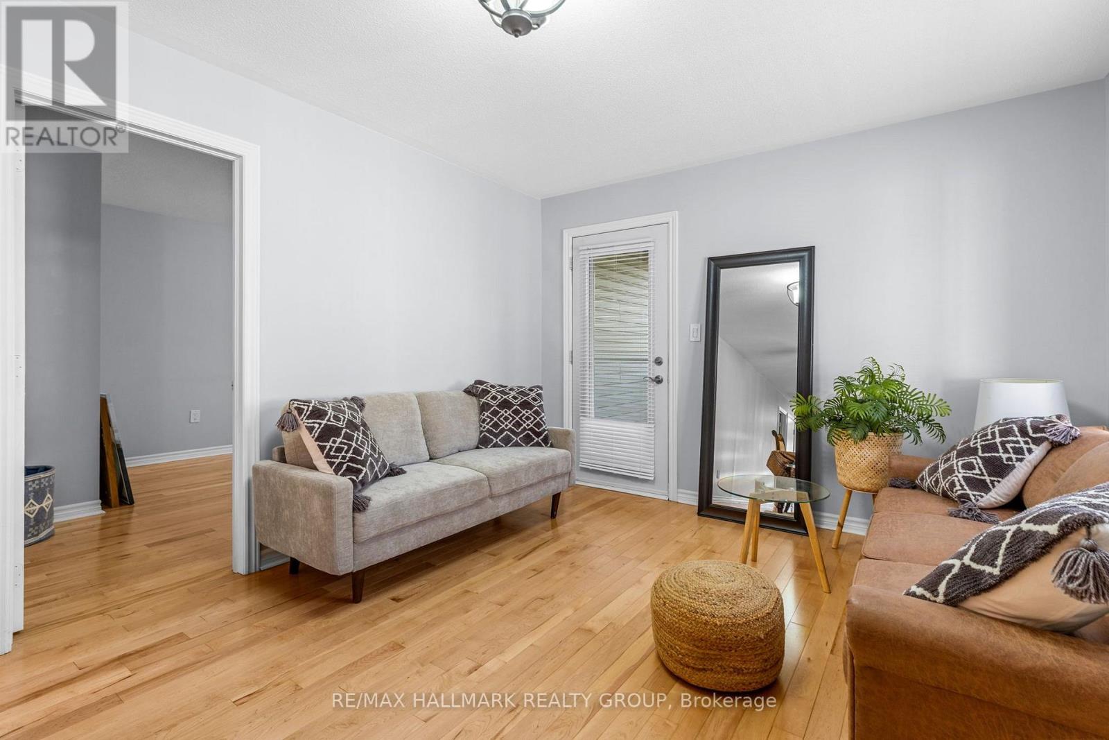 21 - 21 PERTHMORE STREET photo 19