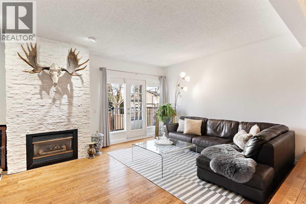 33, 448 Strathcona Drive SW, Calgary, Alberta