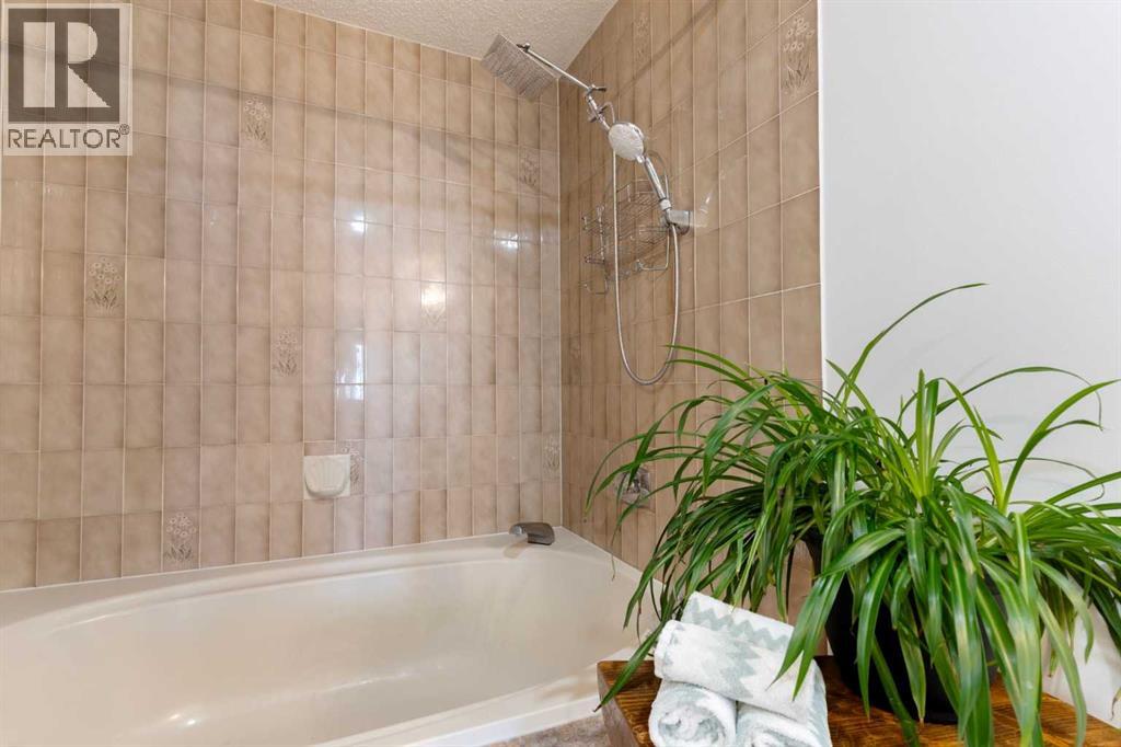33, 448 Strathcona Drive SW, Calgary, Alberta  T3H 1M3 - Photo 25 - A2347111