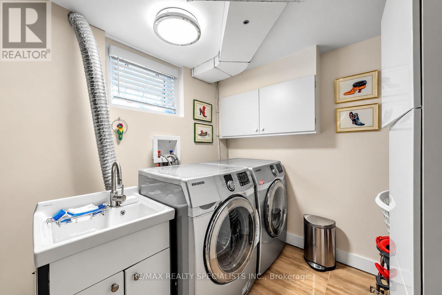 1211 ROYAL YORK ROAD photo 29