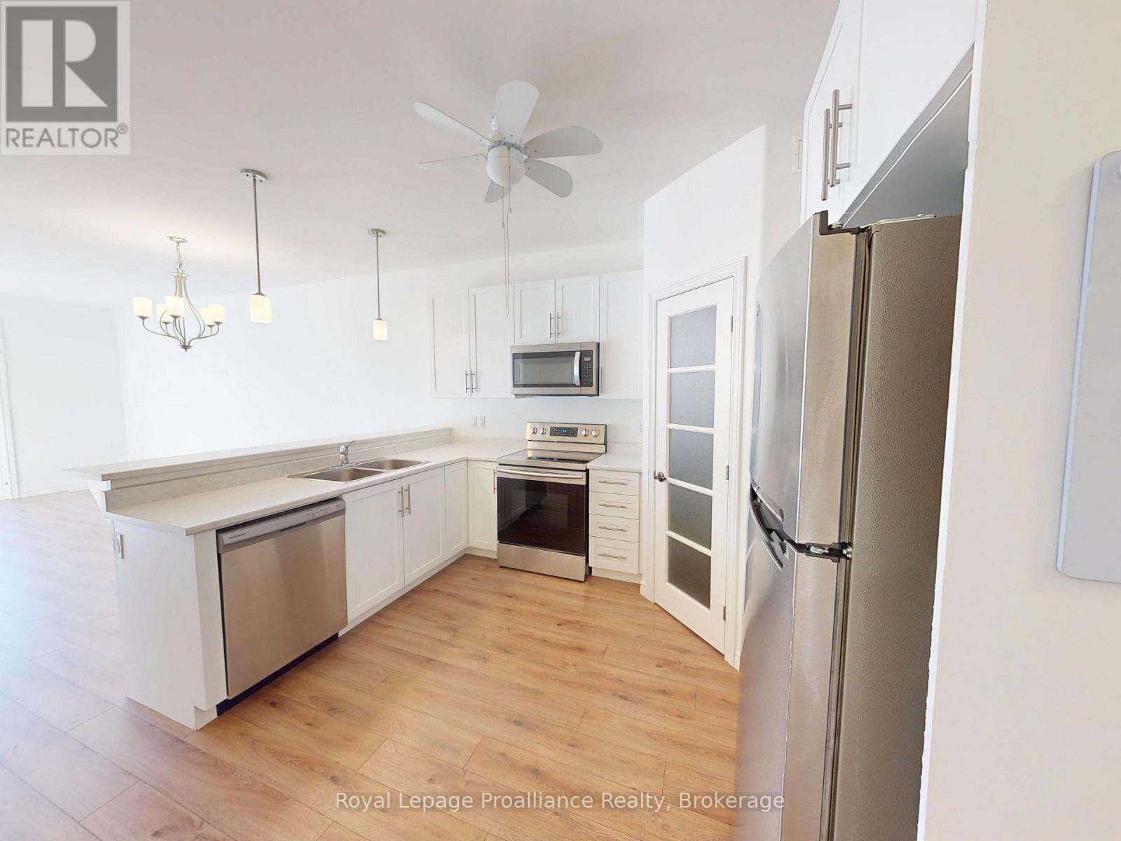 58 Ledgerock Court, Quinte West, Ontario  K8R 1G3 - Photo 4 - X13824760