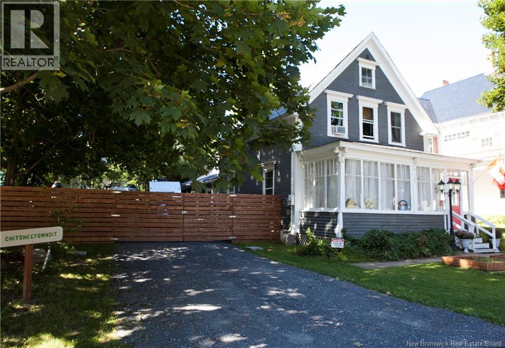 126 Broadway Street photo 1